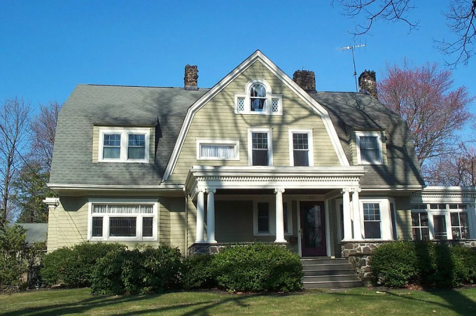¿Quién vive ahora en 657 Boulevard, también conocida como la casa 'The Watcher'?