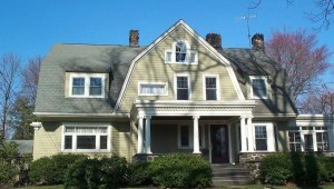 ¿Quién vive ahora en 657 Boulevard, también conocida como la casa 'The Watcher'?