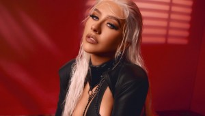 Christina Aguilera comparte nuevo video 'Beautiful (versión 2022)' con un mensaje final impactante