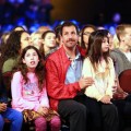 Noticia Las hijas de Adam Sandler protagonizarán su nueva película de Netflix