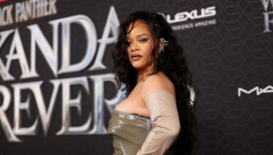 Rihanna regresa a la música con 