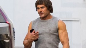 Zac Efrom deja ver su asombrosa transformación para la película 'The Iron Claw'