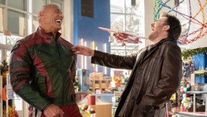 Dwayne Johnson y Chris Evans forman equipo en la película de acción navideña 'Red One'