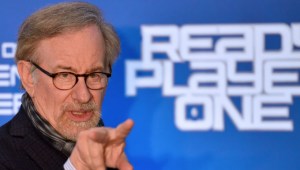 Steven Spielberg culpa a Warner Bros. y HBO Max de 