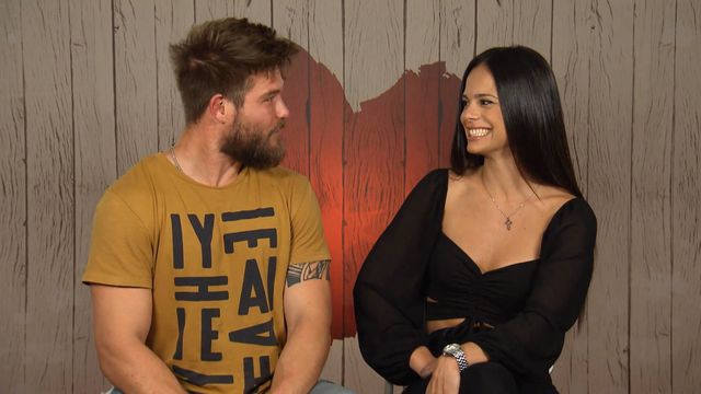 Yuleima expulsada de 'La isla' y pillada ligando en 'First Dates' con desliz geográfico incluido