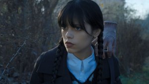 Jenna Ortega explica por qué no pidió consejo a Christina Ricci sobre Miércoles Addams