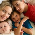 Noticia Kate Hudson habla sobre la co-paternidad de tres hijos con tres padres diferentes.