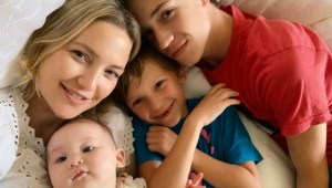 Kate Hudson habla sobre la co-paternidad de tres hijos con tres padres diferentes.