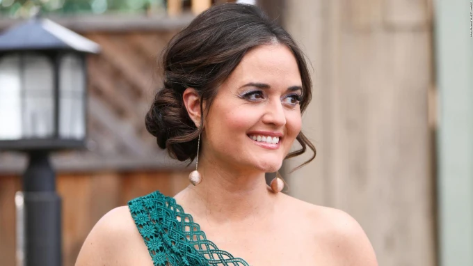 Danica McKellar: Veo los comentarios sobre el 'matrimonio' de Candace Cameron Bure.