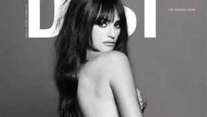 Penélope Cruz, vestida sólo con bragas de encaje en la portada de una revista española