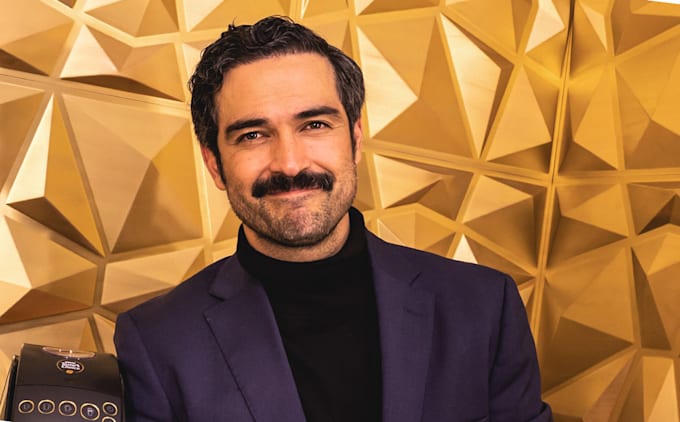 Poncho Herrera responde a supuestas exigencias para regresar a RBD a través de su cuenta de Twitter. 