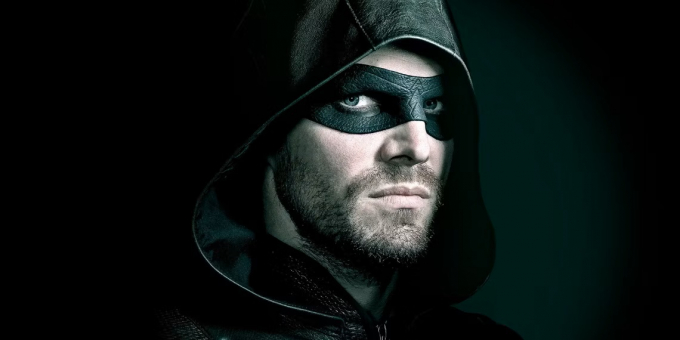 Stephen Amell volverá a ser Arrow en la última temporada de 'The Flash'