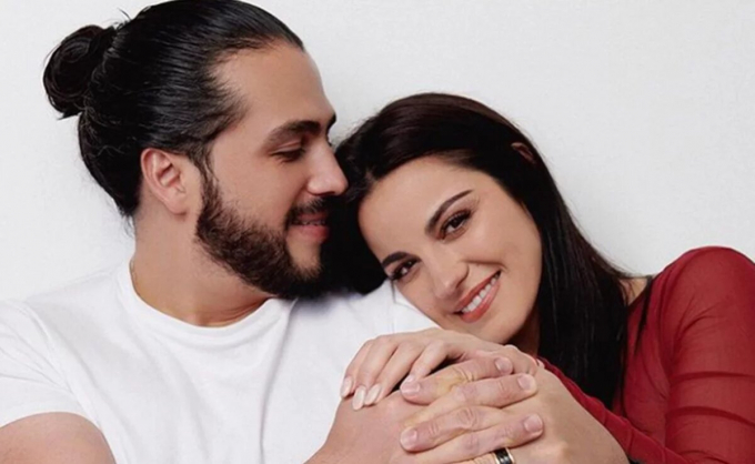 Maite Perroni anuncia su embarazo tras meses de rumores.