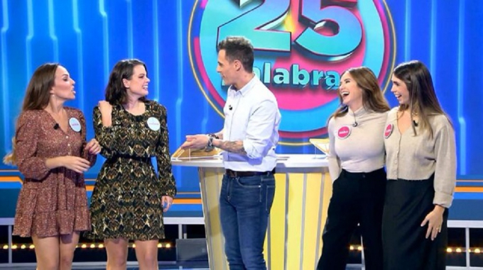 Las invitadas de '25 Palabras': Paula Prendes, Nerea Garmenia, Elena Furiase y Adriana Torrebejano
