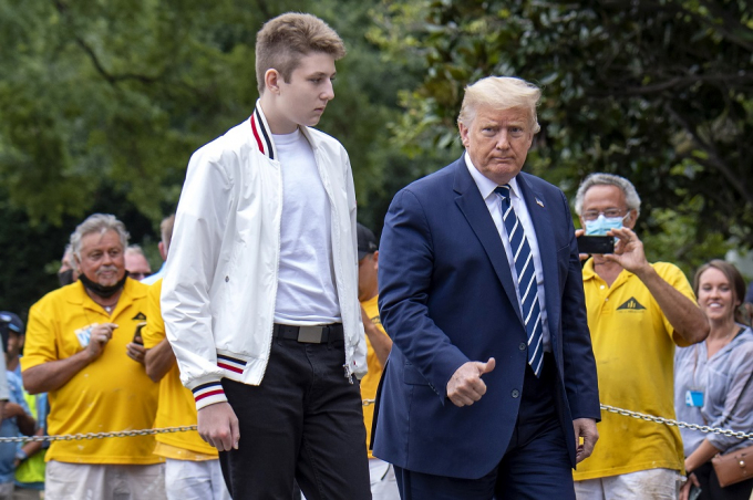 Barron Trump cumple hoy 17 años, ¿cuánto mide ahora? Su preocupación por el arresto de su padre