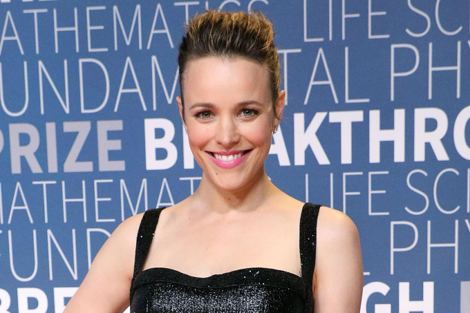 Rachel McAdams muestra orgullosa el vello de sus axilas en sesión de fotos