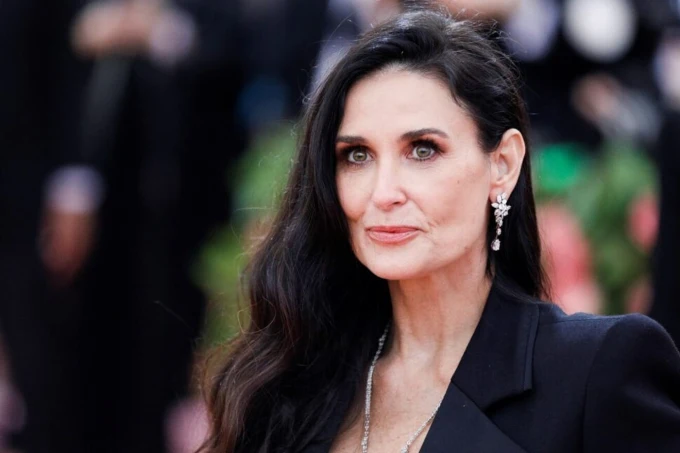 Demi Moore provoca la envidia en bikini a sus 60 años