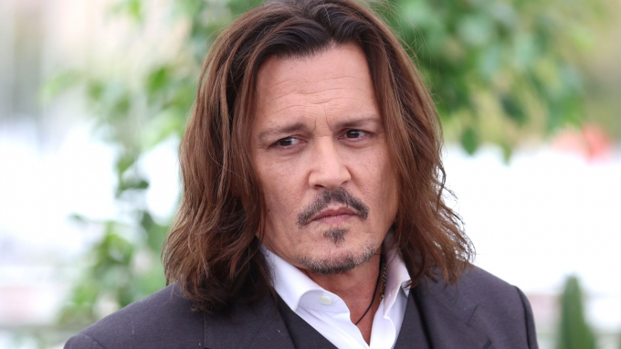 Johnny Depp se burla de Hollywood en el Festival de Cannes