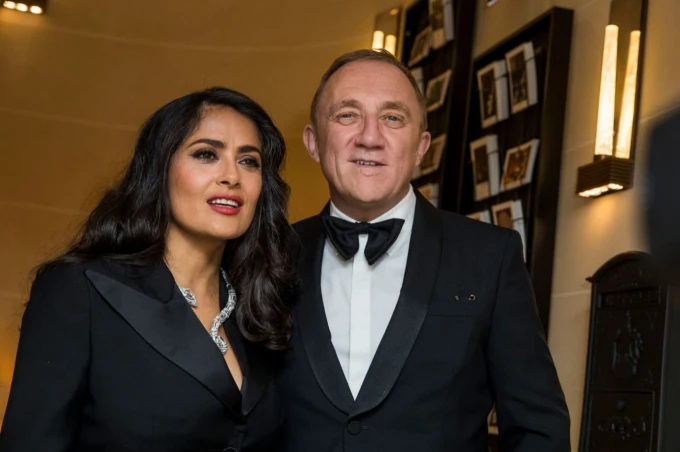 Salma Hayek se deshace en halagos hacia su marido por su cumpleaños