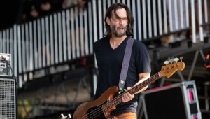 Keanu Reeves vuelve a tocar con su banda Dogstar más de 20 años después