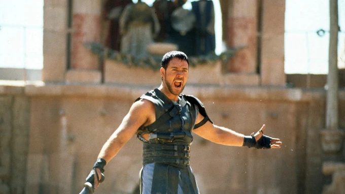 Russell Crowe visita el set de Gladiator 2 y comparte su asombro por la reconstrucción del Coliseo