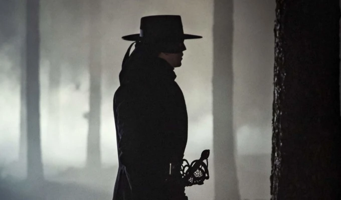 TVE emitirá la serie 'El Zorro' con Miguel Bernardeau tras su paso por Amazon