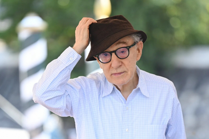 'Golpe de Suerte' de Woody Allen: Éxito y Protestas en Venecia