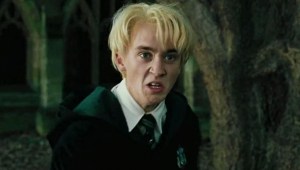 Tom Felton hechiza en el nuevo anuncio de Uber Eats con toques de Harry Potter