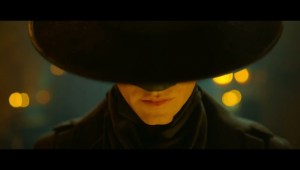 Miguel Bernardeau se convierte en 'El Zorro' en el primer adelanto de la serie de Amazon