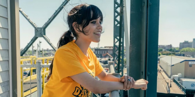 Jenna Ortega y Tommy Lee Jones protagonizan el primer tráiler de 'Finestkind'