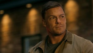 Alan Ritchson regresa buscando venganza en el tráiler de 'Reacher' temporada 2
