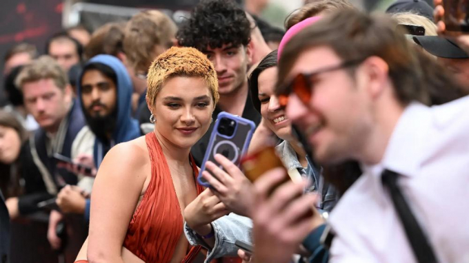 Golpean en la cara a Florence Pugh durante la promoción de 'Dune 2'