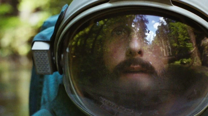 Netflix presenta el tráiler de 'El astronauta' con Adam Sandler y el director de Chernobyl