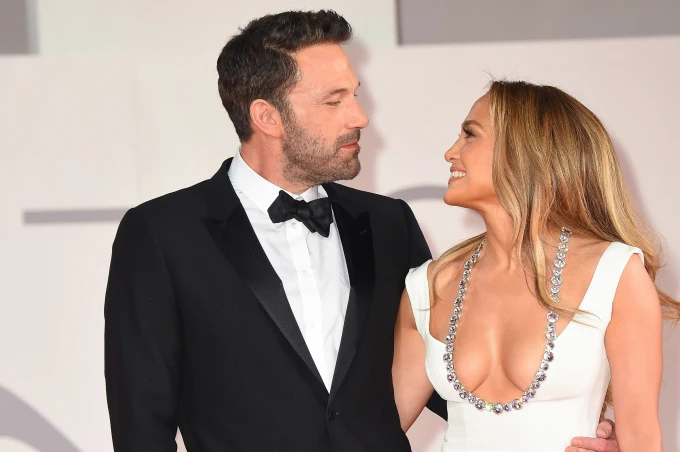 Jennifer Lopez y Ben Affleck, pareja destacada del año 