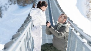 Ed Westwick y Amy Jackson sellan su amor en una espectacular pedida de matrimonio en los Alpes suizos