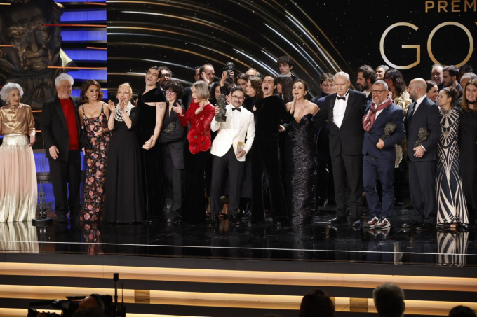 La sociedad de la nieve arrasa en los Premios Goya con 12 estatuillas