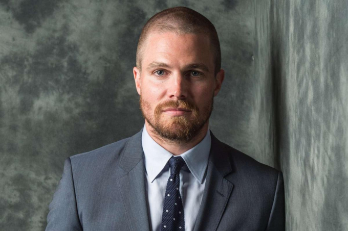 Stephen Amell liderará el spin-off de 'Suits' en Los Ángeles