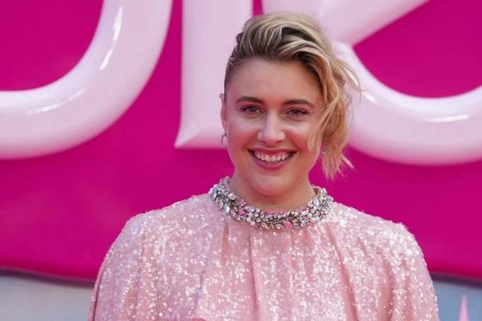 Greta Gerwig brilla en el almuerzo previo a los Oscars