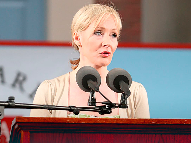 La creadora de Harry Potter vuelve a crear polémica en las redes
