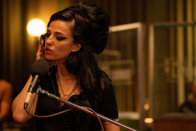 'Back to Black': tráiler en español del biopic de Amy Winehouse