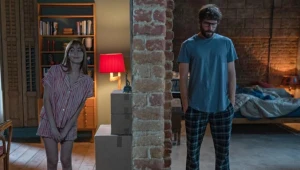 Tráiler de 'Pared con pared': Aitana participa en un duelo entre vecinos en Netflix