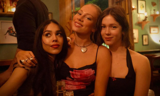 Reencuentro de 'Élite': Danna Paola, Ester Expósito, Georgina Amorós y más
