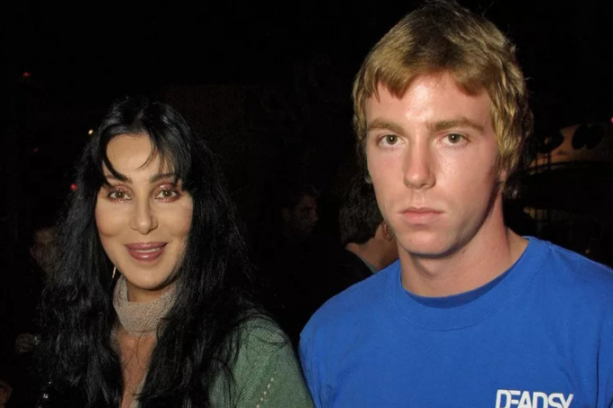 Cher y su hijo en Guerra: Batalla legal por control financiero