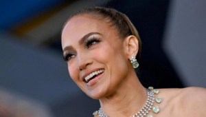 Jennifer Lopez aborda la 