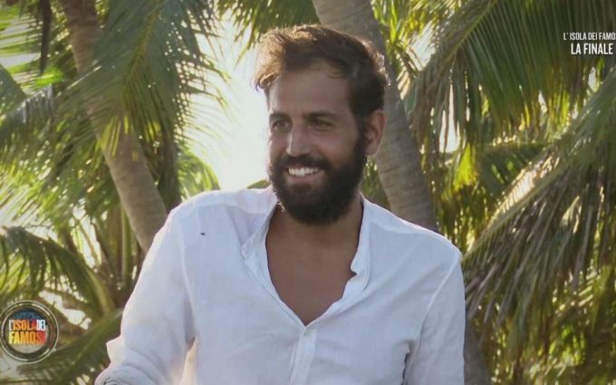 Aras Şenol, el actor de 'Tierra Amarga', triunfa en 'Supervivientes' Italia
