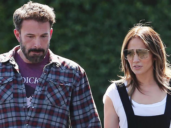 Jennifer Lopez y Ben Affleck: Rumores de divorcio inminente con la venta de su mansión en Beverly Hills