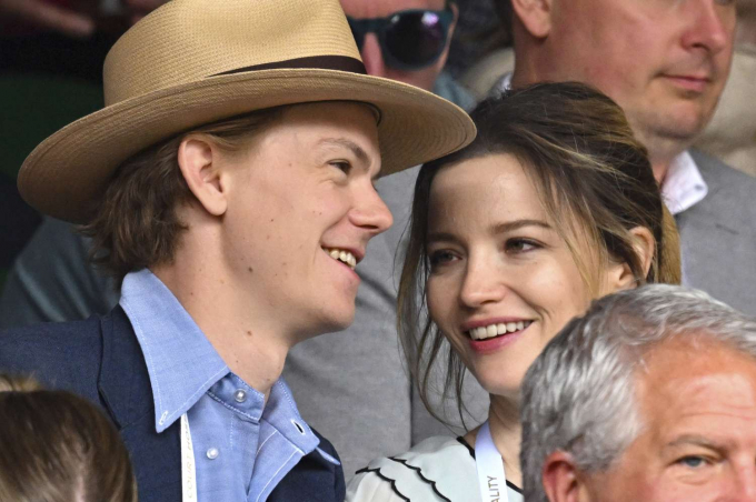 Destinos entrelazados: La fascinante trayectoria de Talulah Riley y Thomas Brodie-Sangster 