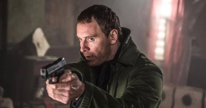 ¡Michael Fassbender lidera el thriller explosivo de The Agency! dirigido por George Clooney