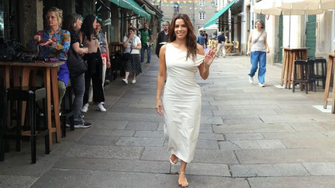 Eva Longoria deslumbra a Compostela con su última película