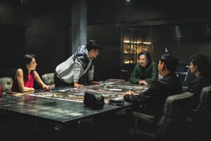 La estafadores de Tokio: Intriga, ambición y 10.000 millones de Yenes en juego
